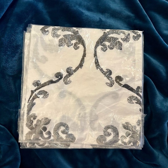 Kim Seybert Cotton Napkins Set of 4 East West Embroidered Black White New - Picture 3 of 9